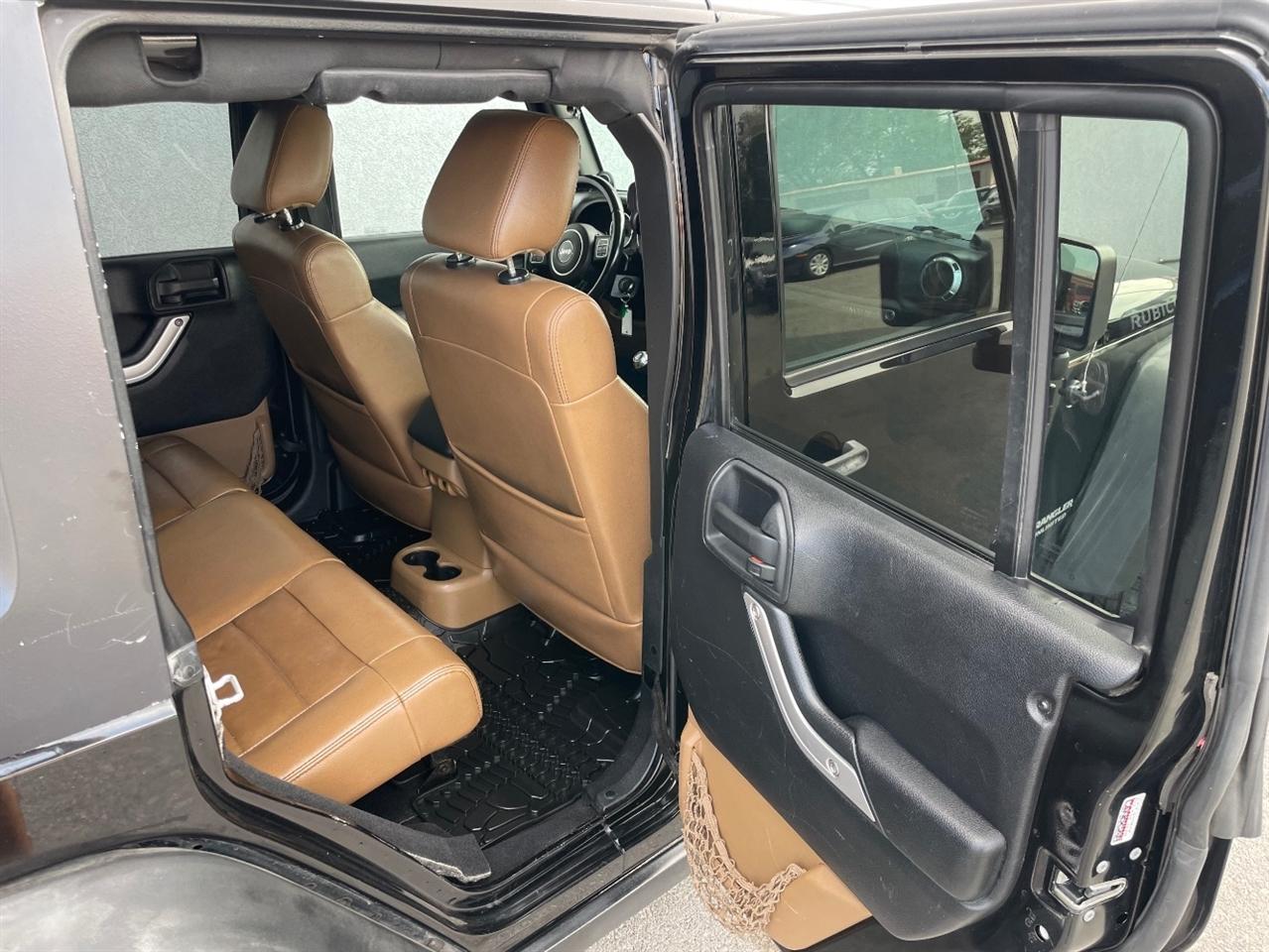 Jeep Wrangler Unlimited  2011