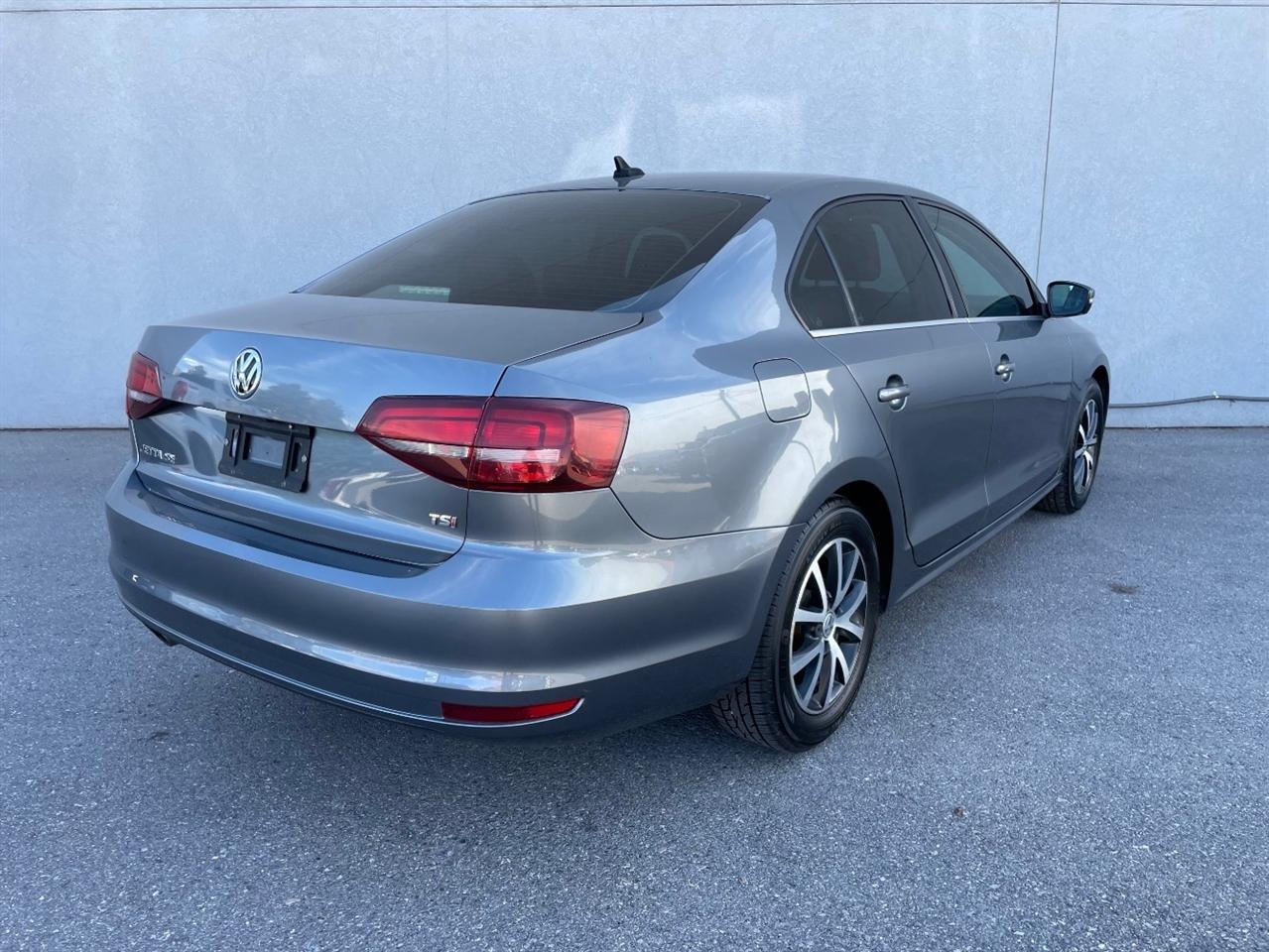 Volkswagen Jetta  2017