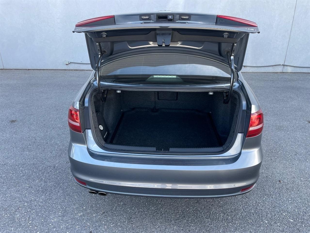 Volkswagen Jetta  2017