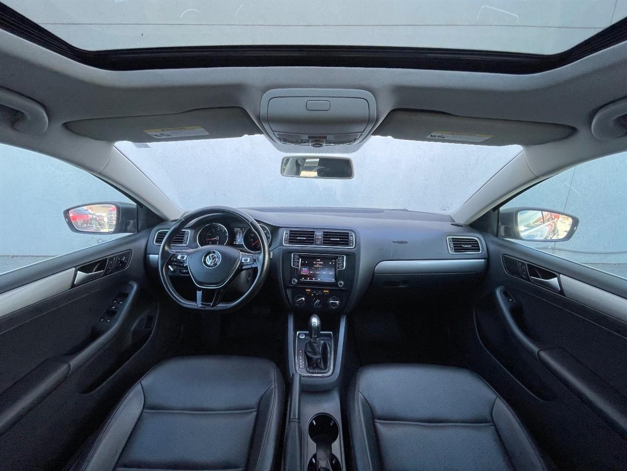 Volkswagen Jetta  2017
