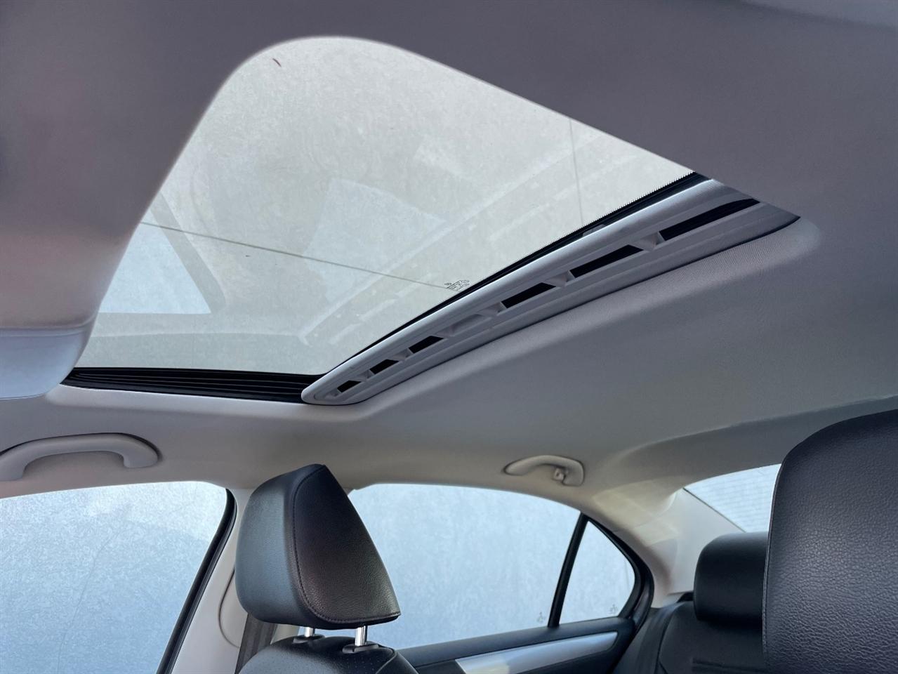 Volkswagen Jetta  2017