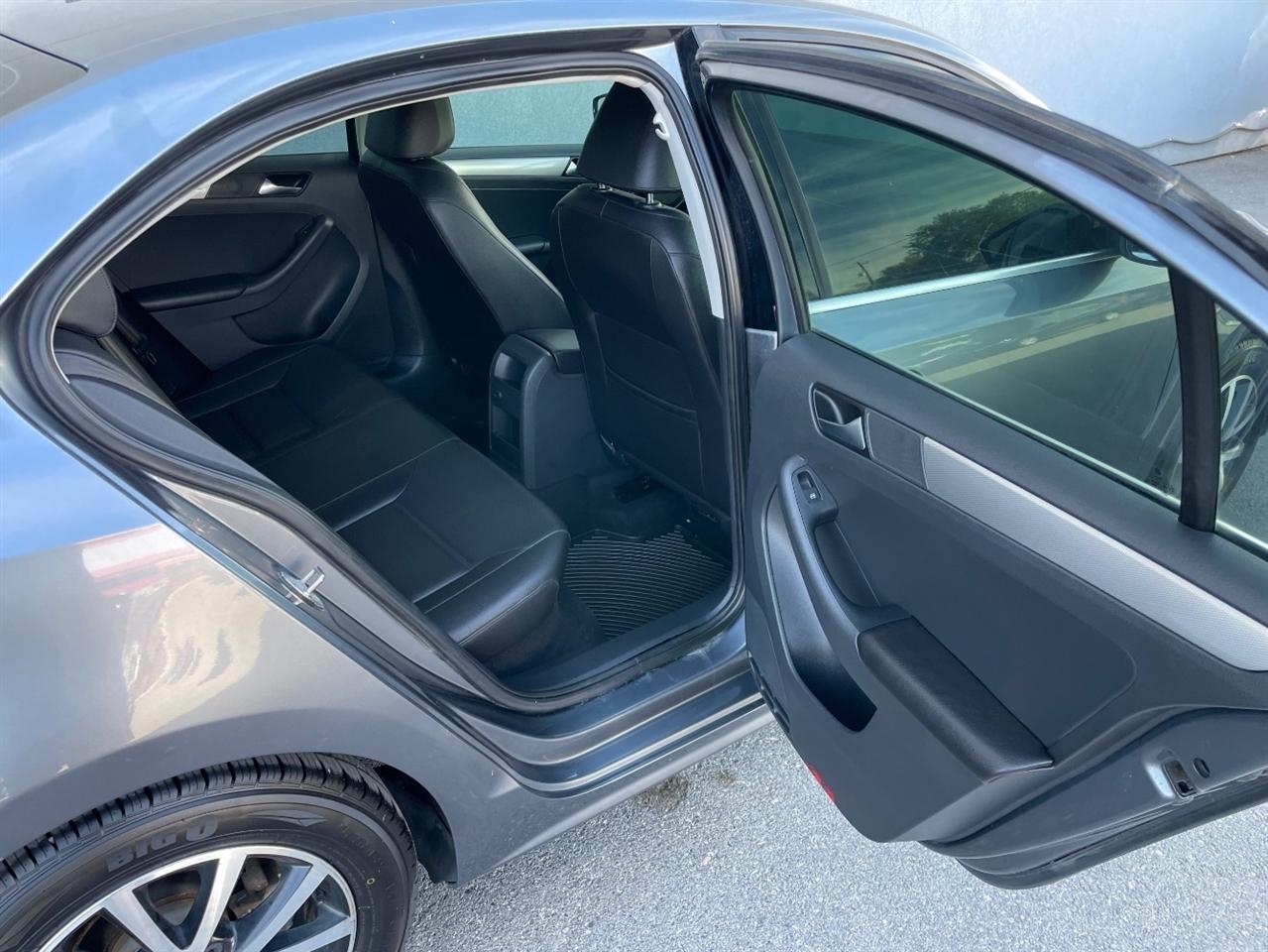 Volkswagen Jetta  2017