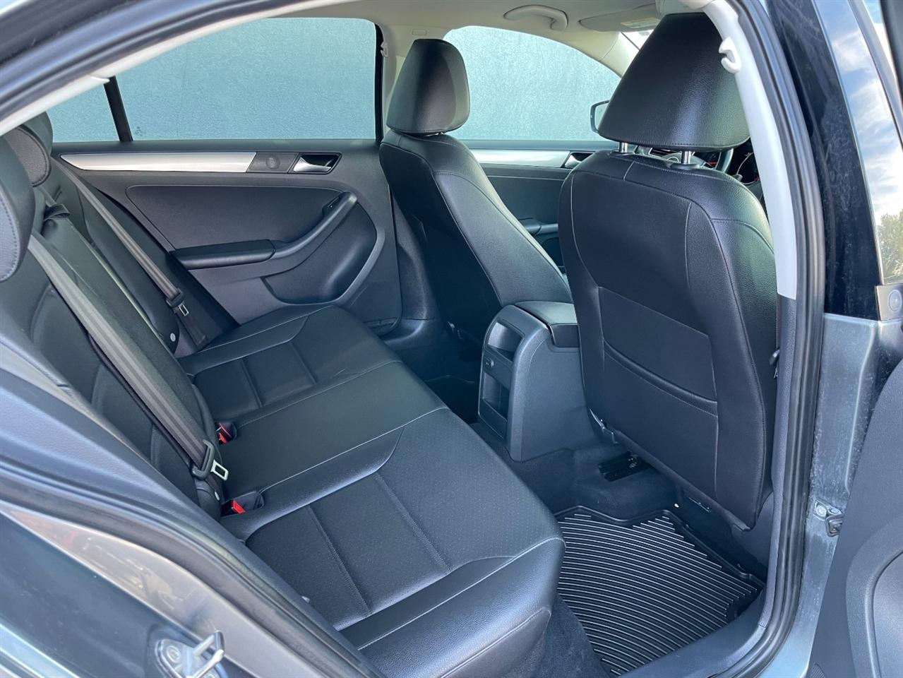 Volkswagen Jetta  2017