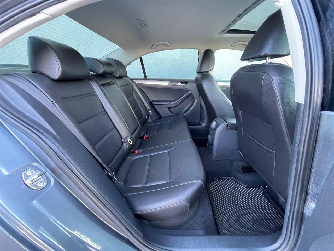 Volkswagen Jetta  2017