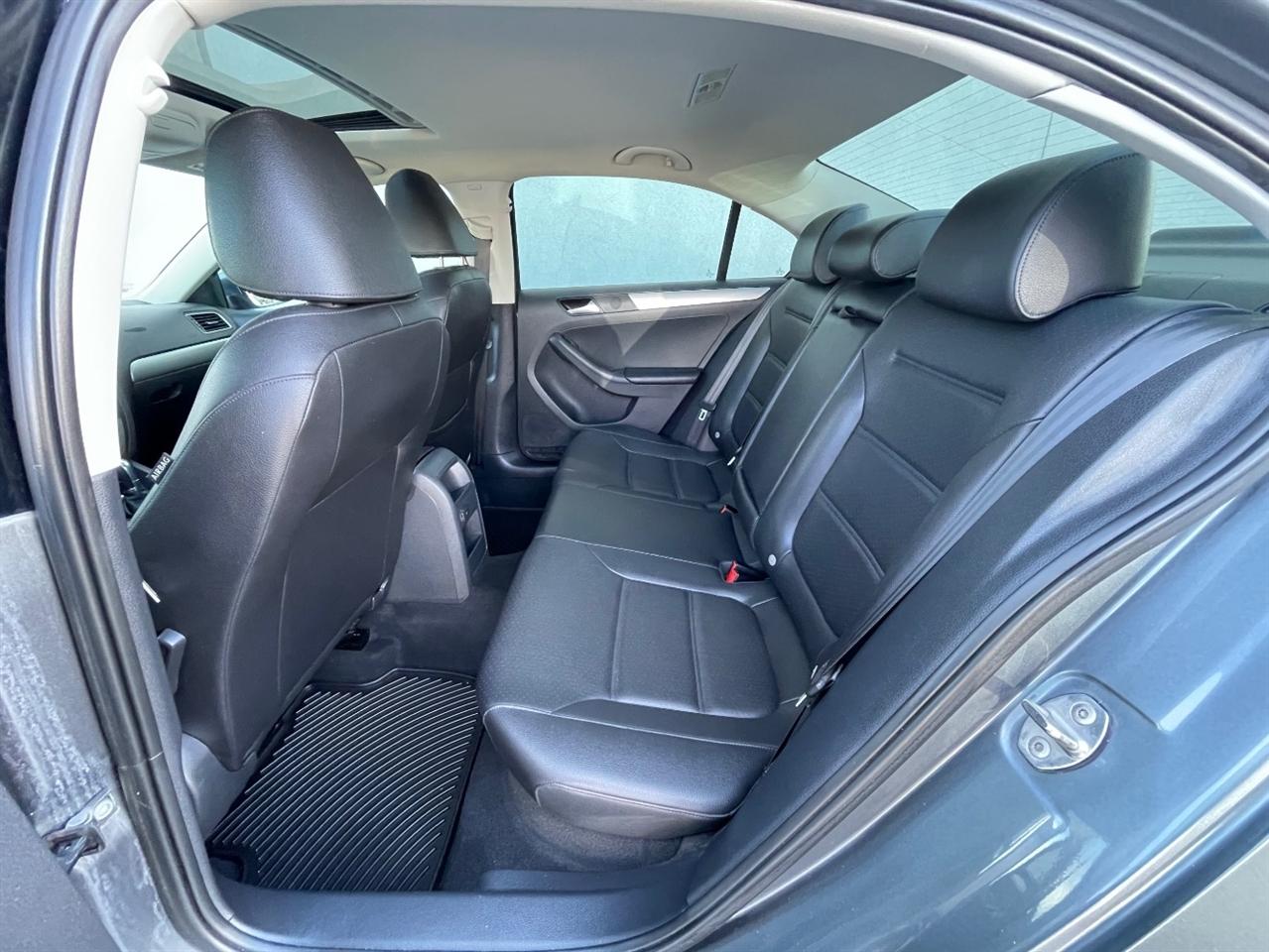 Volkswagen Jetta  2017