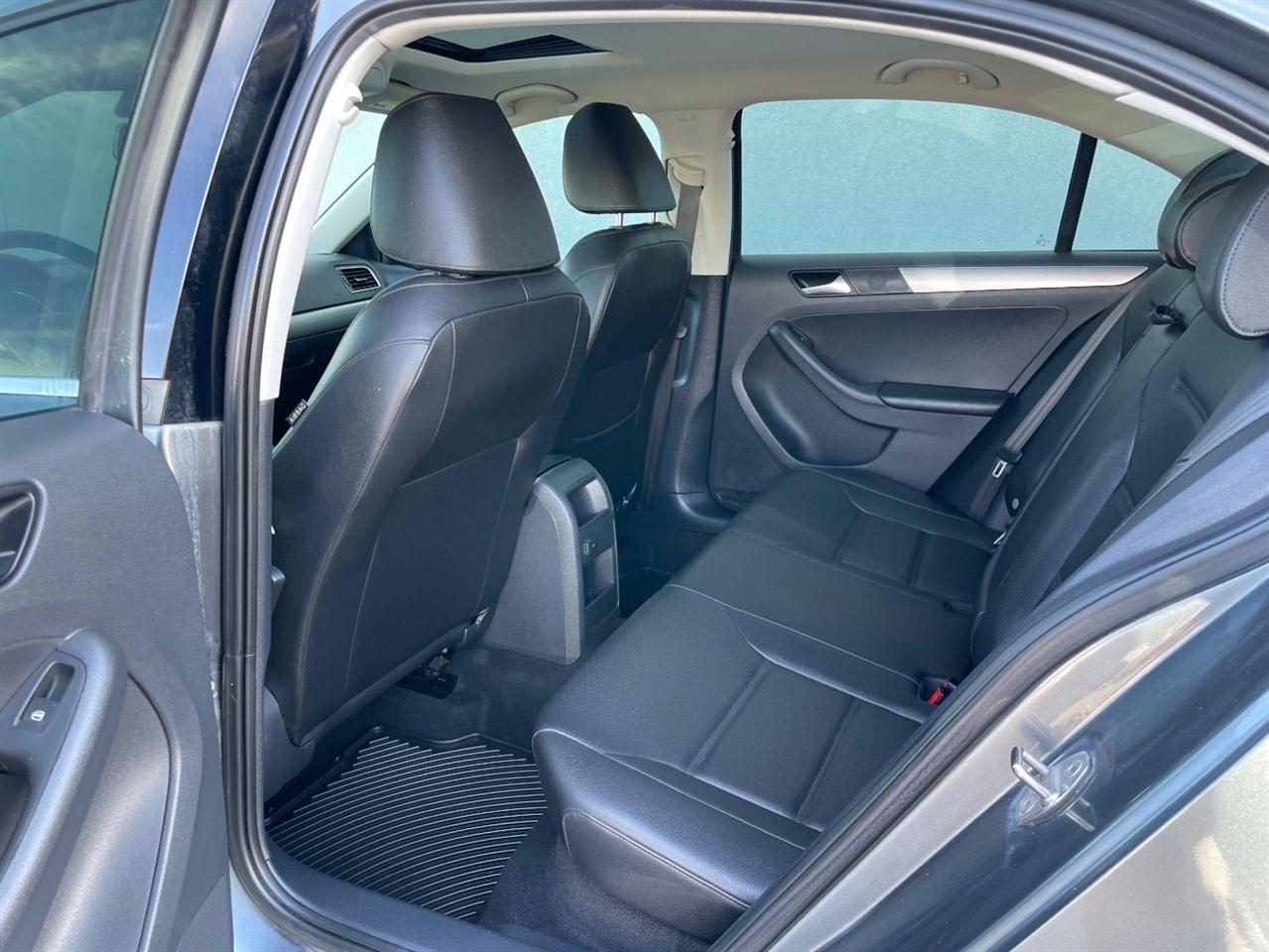 Volkswagen Jetta  2017