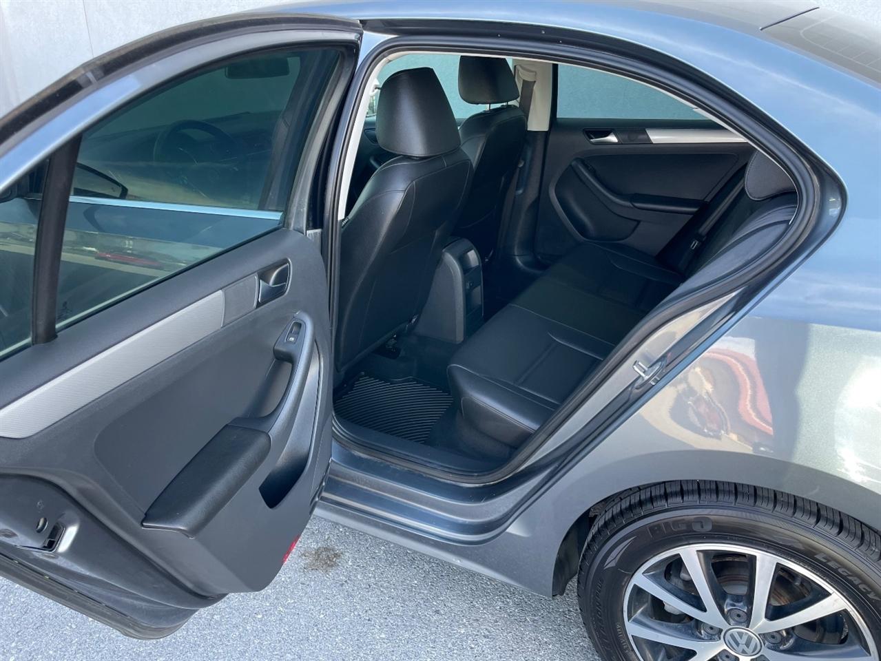 Volkswagen Jetta  2017