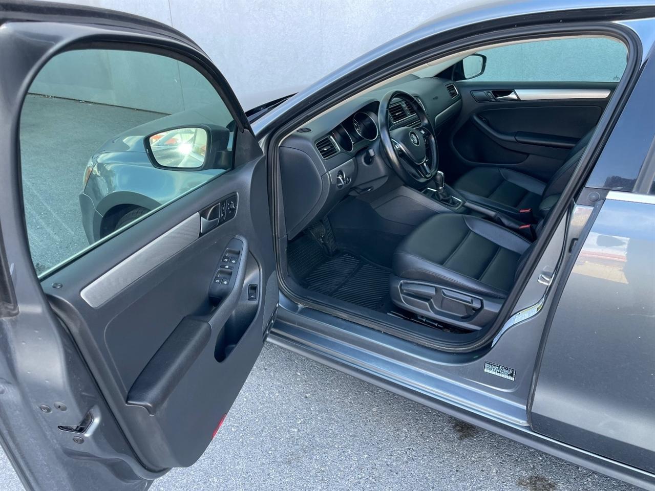 Volkswagen Jetta  2017