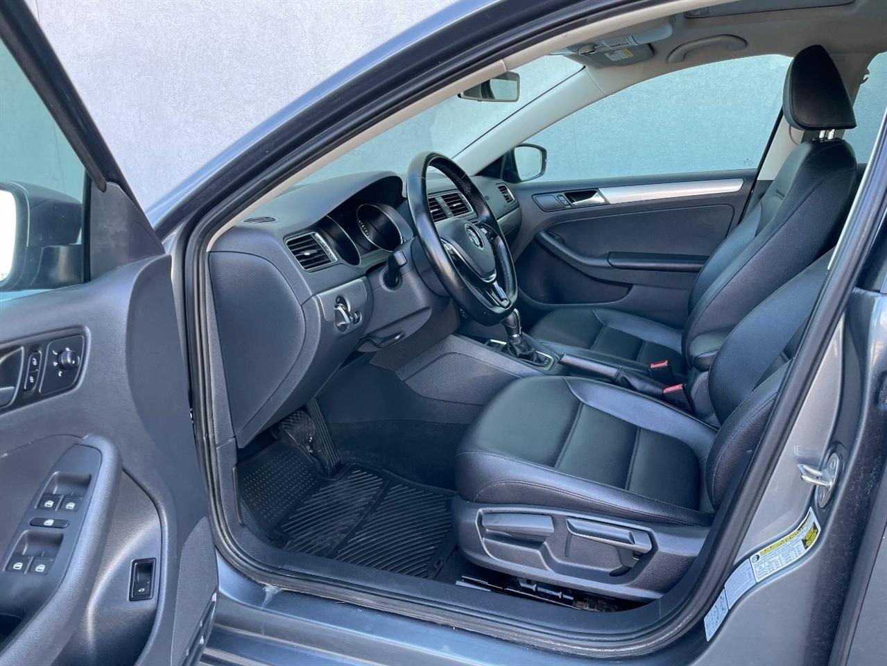 Volkswagen Jetta  2017