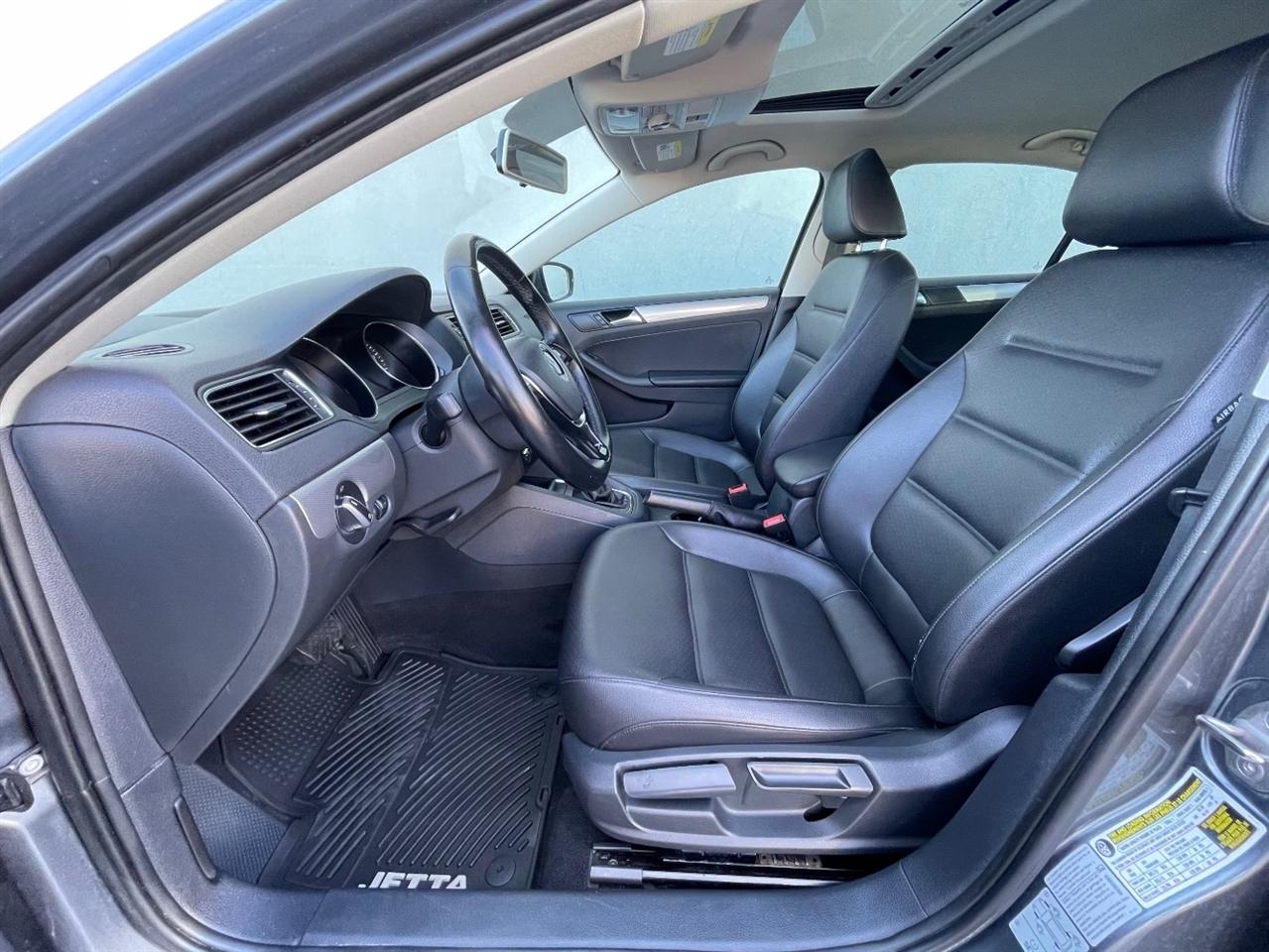 Volkswagen Jetta  2017