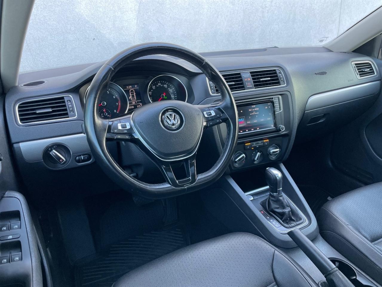 Volkswagen Jetta  2017