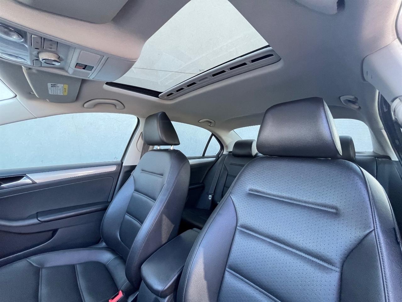 Volkswagen Jetta  2017