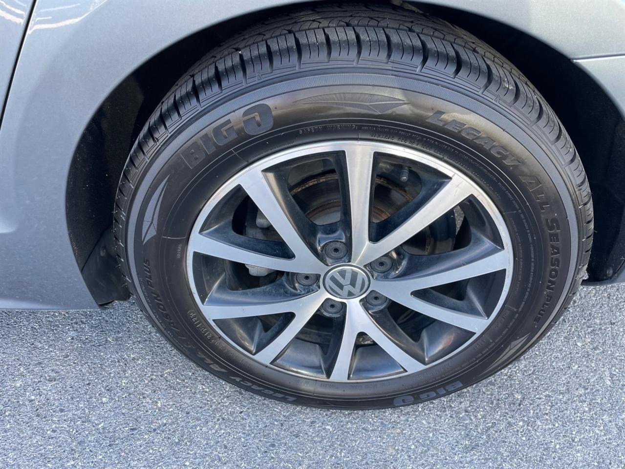 Volkswagen Jetta  2017