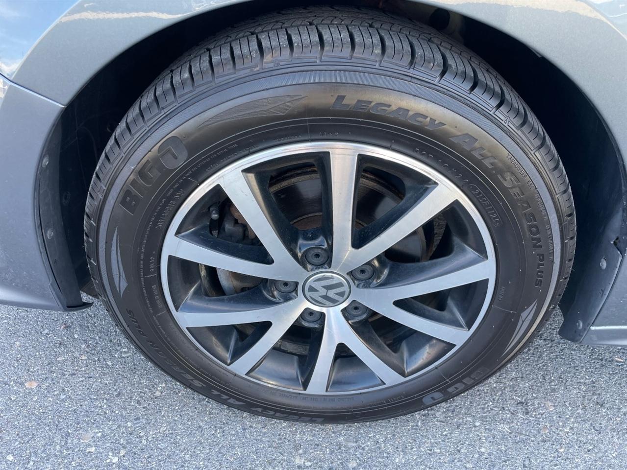 Volkswagen Jetta  2017