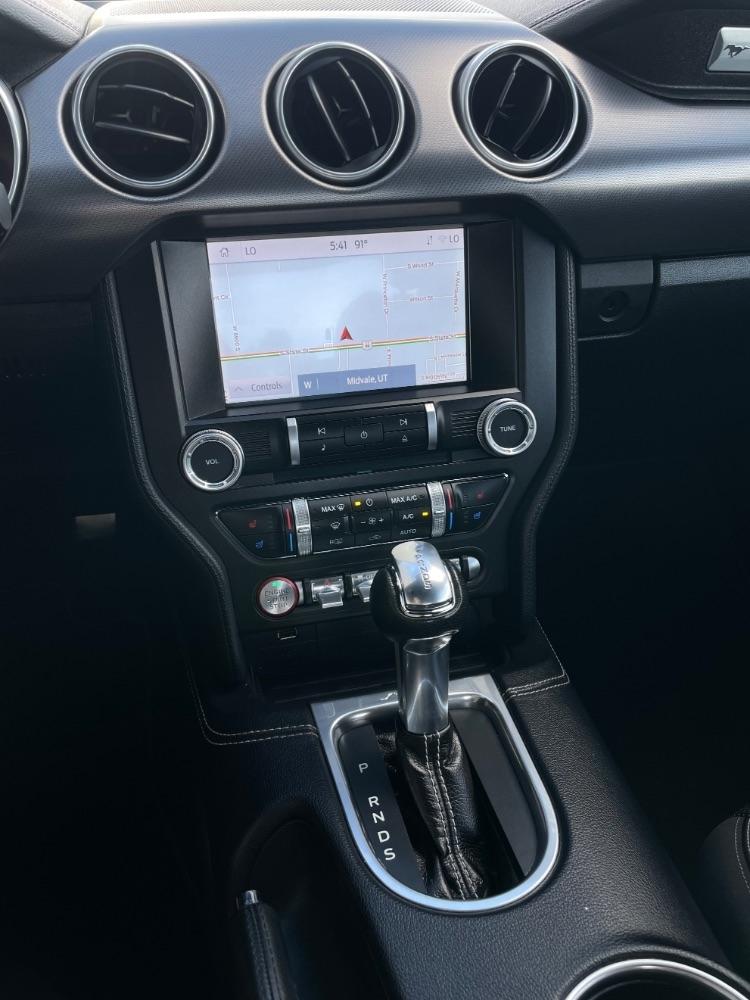 Ford Mustang  2021