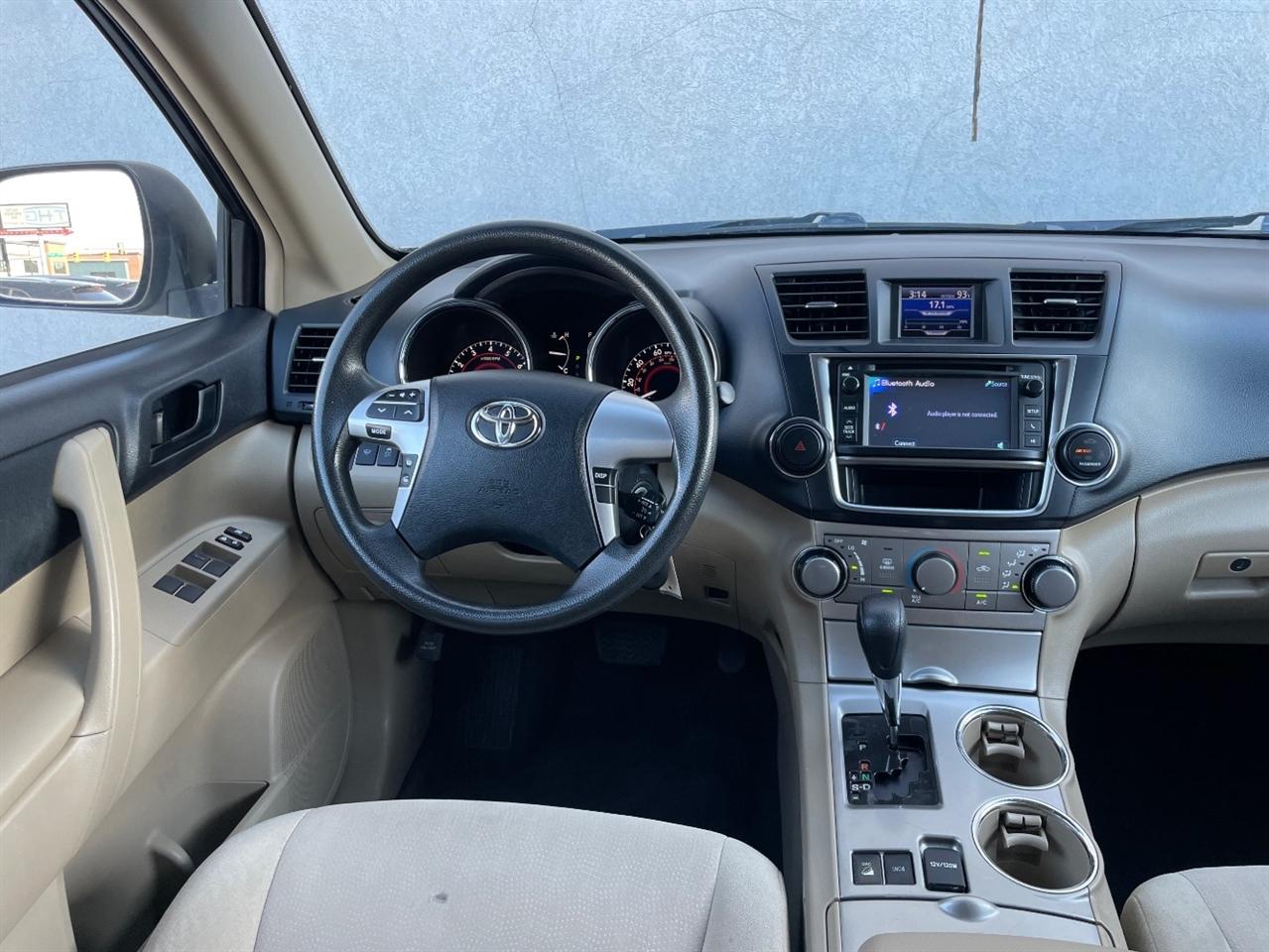 Toyota Highlander  2013