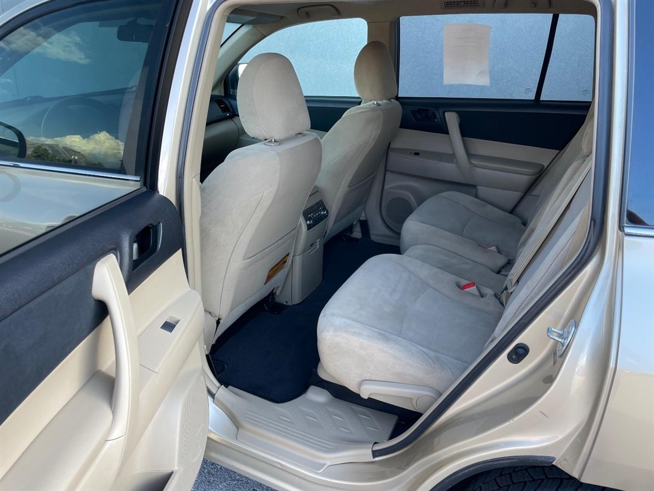 Toyota Highlander  2013