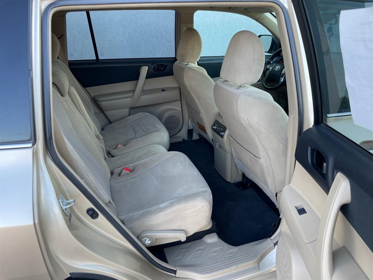 Toyota Highlander  2013