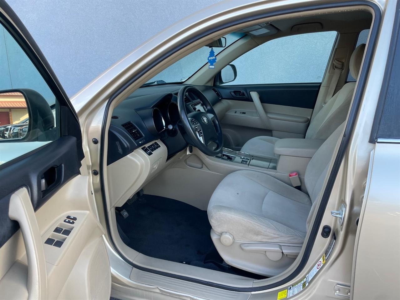Toyota Highlander  2013