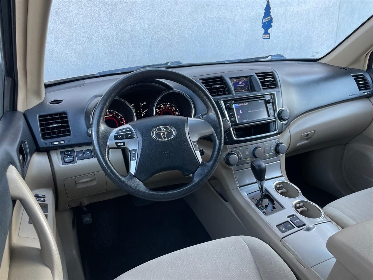 Toyota Highlander  2013