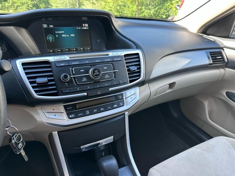Honda Accord LX Sedan CVT 2013