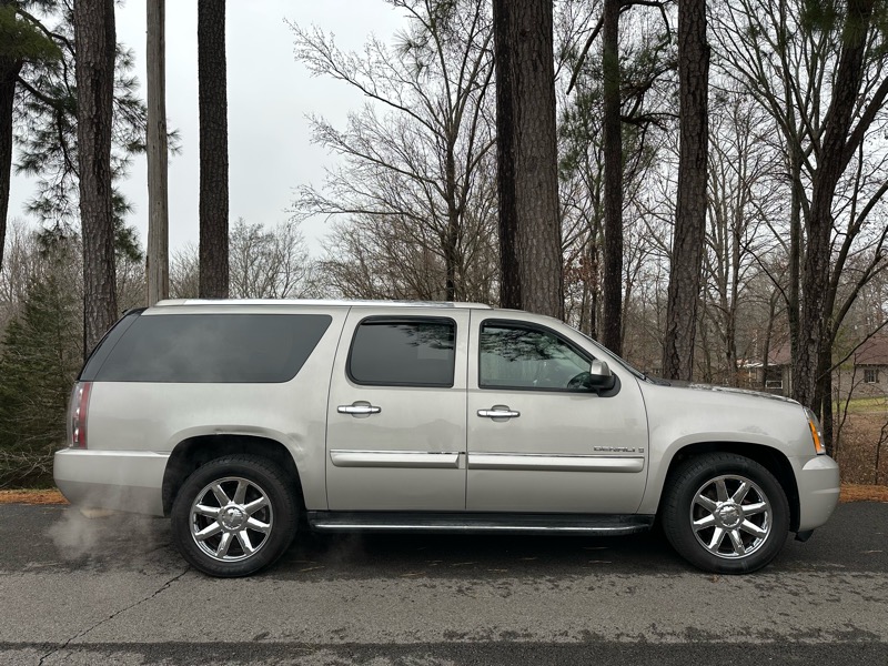 GMC Yukon Denali XL 2WD 2008