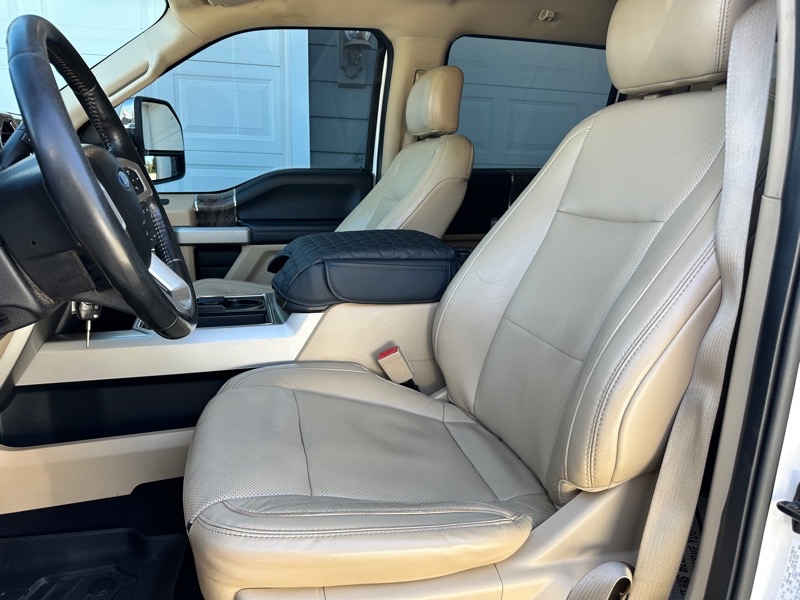 Ford F-250 SD Lariat Crew Cab Short Bed 4WD 2018 Ford F-250 SD Lariat Crew Cab Short Bed 4WD 2018