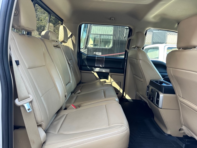 Ford F-250 SD Lariat Crew Cab Short Bed 4WD 2018 Ford F-250 SD Lariat Crew Cab Short Bed 4WD 2018