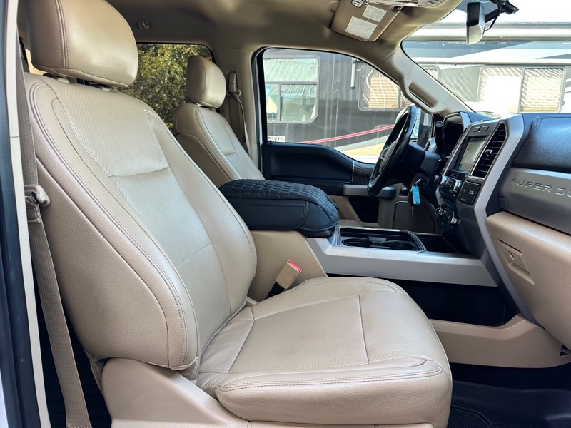 Ford F-250 SD Lariat Crew Cab Short Bed 4WD 2018 Ford F-250 SD Lariat Crew Cab Short Bed 4WD 2018