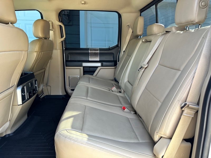 Ford F-250 SD Lariat Crew Cab Short Bed 4WD 2018 Ford F-250 SD Lariat Crew Cab Short Bed 4WD 2018
