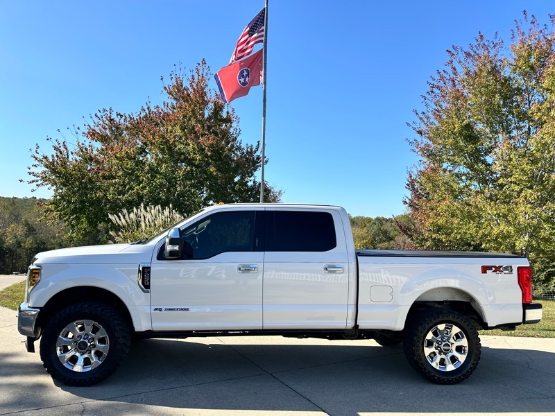 Ford F-250 SD Lariat Crew Cab Short Bed 4WD 2018 Ford F-250 SD Lariat Crew Cab Short Bed 4WD 2018