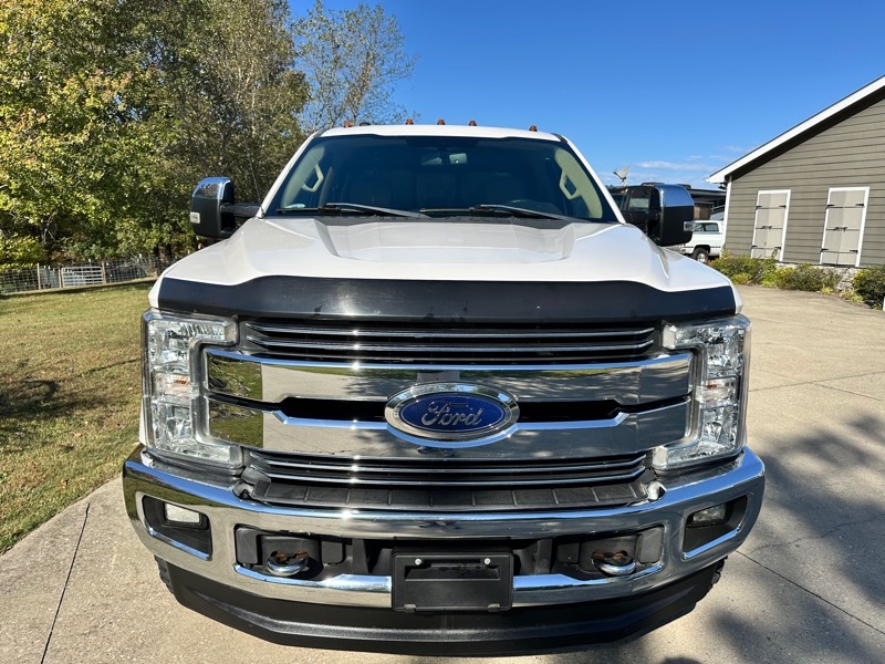 Ford F-250 SD Lariat Crew Cab Short Bed 4WD 2018 Ford F-250 SD Lariat Crew Cab Short Bed 4WD 2018