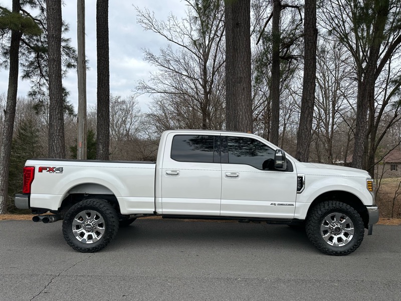 Ford F-250 SD Lariat Crew Cab Short Bed 4WD 2018