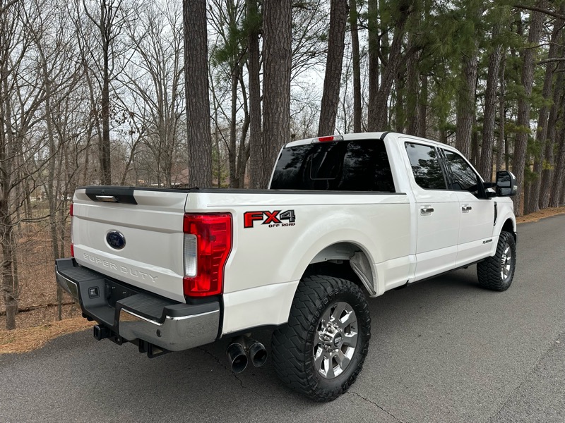 Ford F-250 SD Lariat Crew Cab Short Bed 4WD 2018