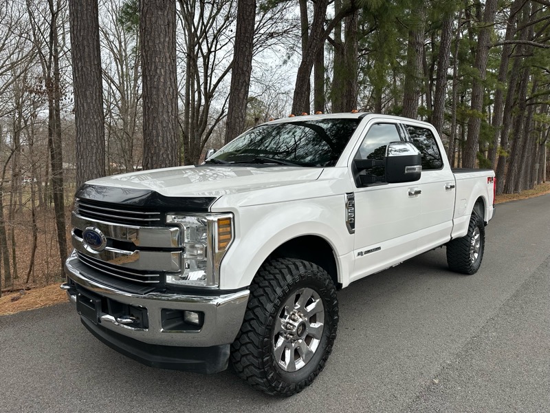 Ford F-250 SD Lariat Crew Cab Short Bed 4WD 2018
