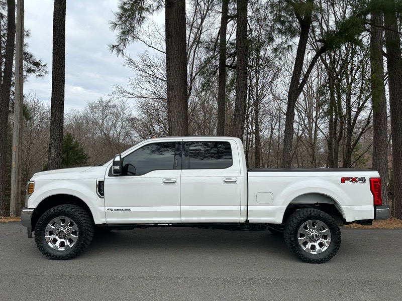 Ford F-250 SD Lariat Crew Cab Short Bed 4WD 2018