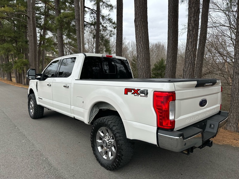 Ford F-250 SD Lariat Crew Cab Short Bed 4WD 2018