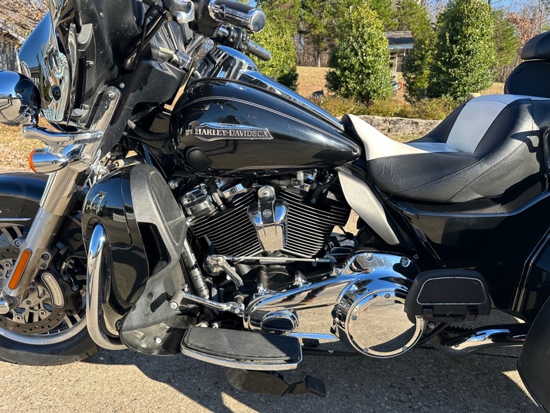 Harley-Davidson FLHTCUTG  2017