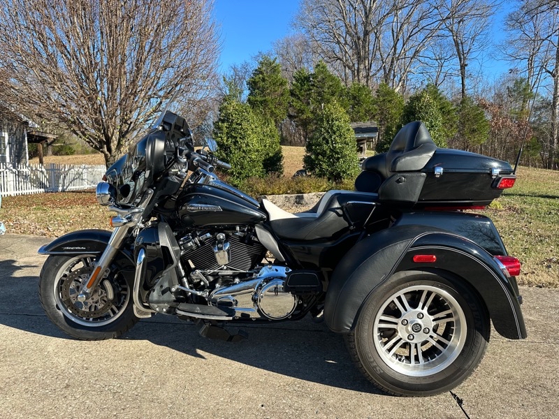 Harley-Davidson FLHTCUTG  2017