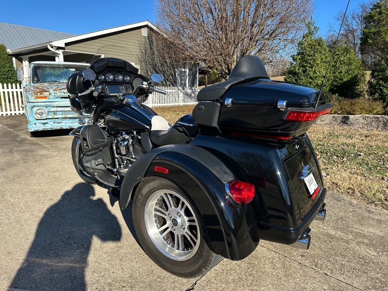 Harley-Davidson FLHTCUTG  2017