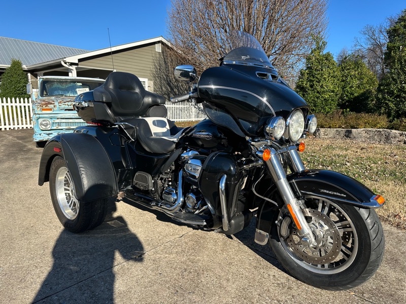 Harley-Davidson FLHTCUTG  2017