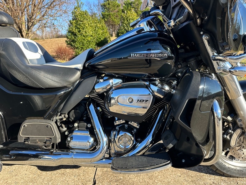 Harley-Davidson FLHTCUTG  2017