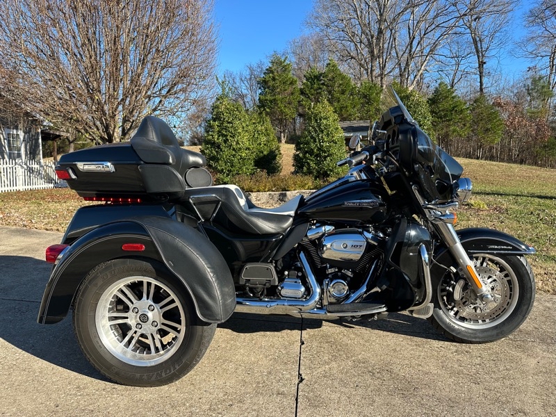 Harley-Davidson FLHTCUTG  2017