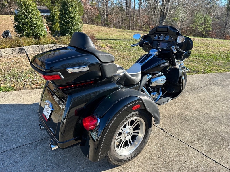 Harley-Davidson FLHTCUTG  2017