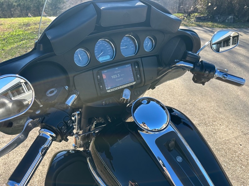 Harley-Davidson FLHTCUTG  2017