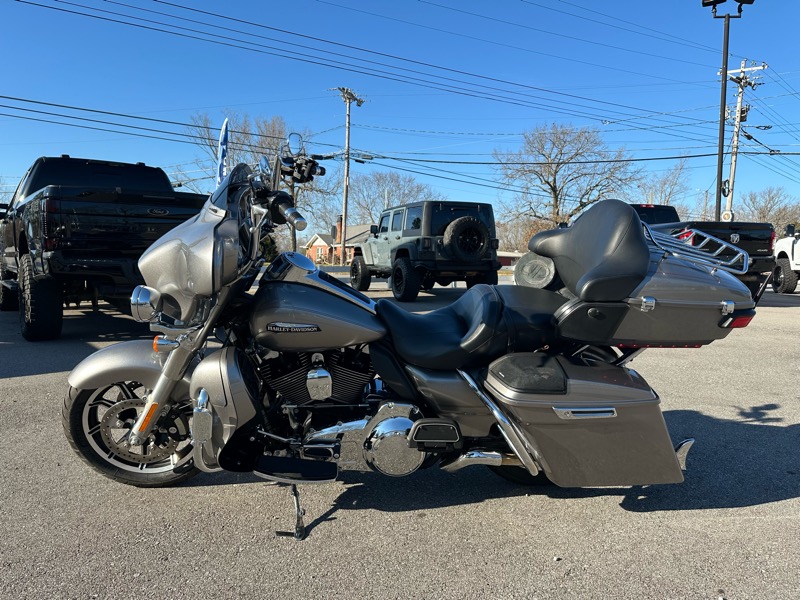 Harley-Davidson FLHTCU103  2016
