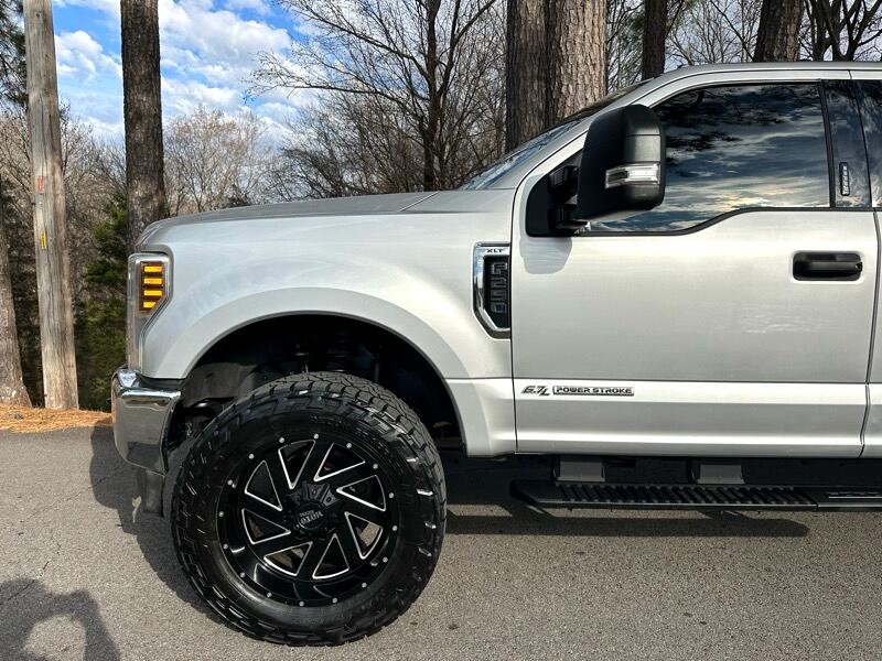 Ford F-250 SD Lariat Crew Cab Short Bed 4WD 2019