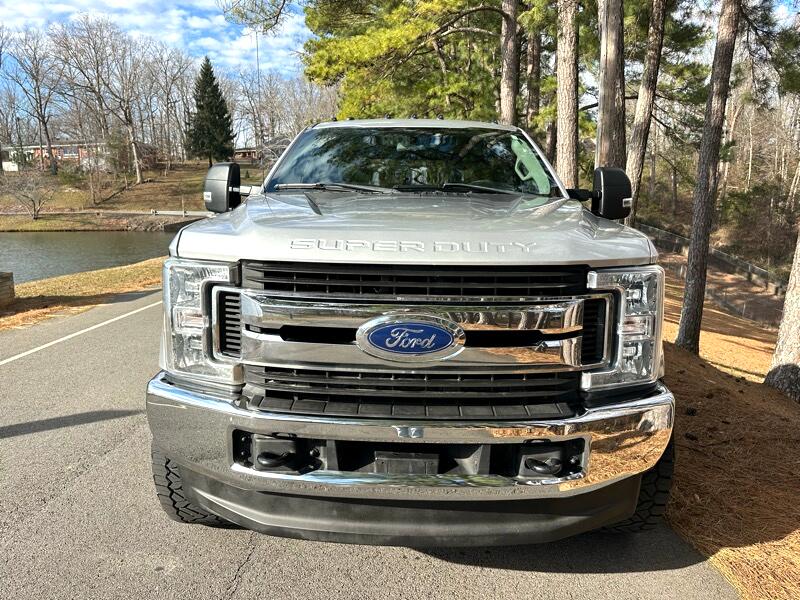 Ford F-250 SD Lariat Crew Cab Short Bed 4WD 2019
