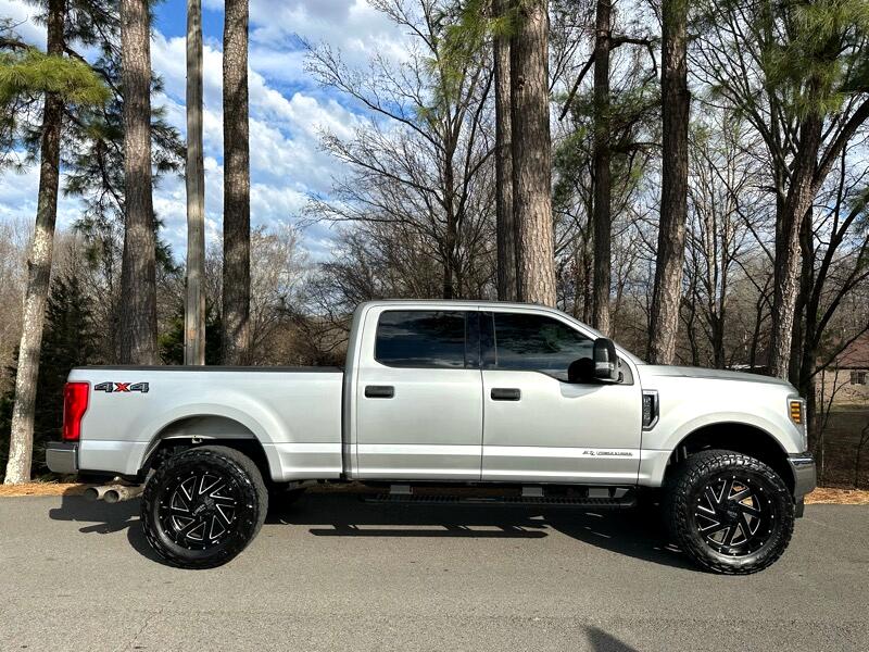 Ford F-250 SD Lariat Crew Cab Short Bed 4WD 2019