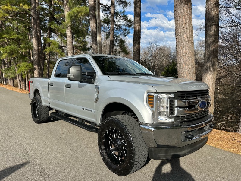 Ford F-250 SD XLT Crew Cab Short Bed 4WD 2019